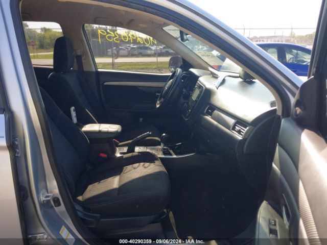 JA4AZ2A35HZ055009 Mitsubishi Outlander Es