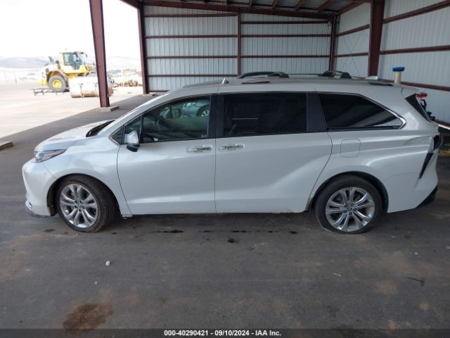 5TDERKEC9NS086519 Toyota Sienna Platinum