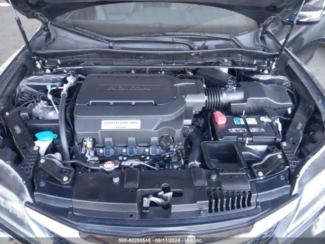 1HGCT2B02GA005428 Honda Accord Touring