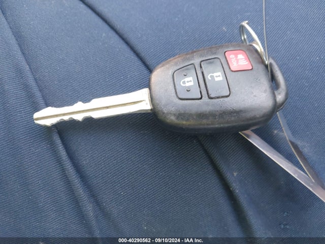 Toyota RAV4 LE 2017 JTMZFREV5HJ129758 Image 11