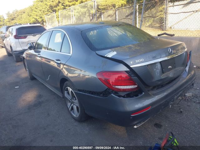 WDDZF4KB8HA260234 Mercedes-Benz E 300 4matic