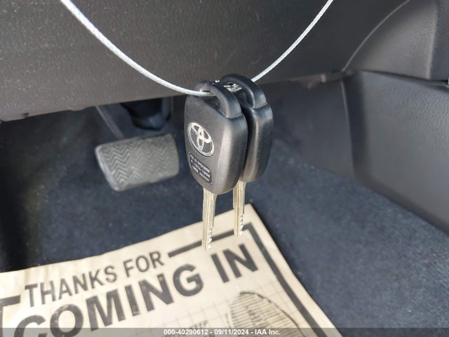 Toyota RAV4 LE 2014 JTMZFREV3EJ012384 Image 11