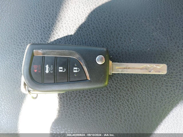 Toyota CAMRY LE 2020 4T1C11AK5LU338955 Image 11
