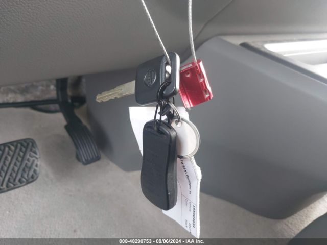 5BZAF0AA2HN852777 Nissan Nv Passenger Nv3500 Hd Sl V8