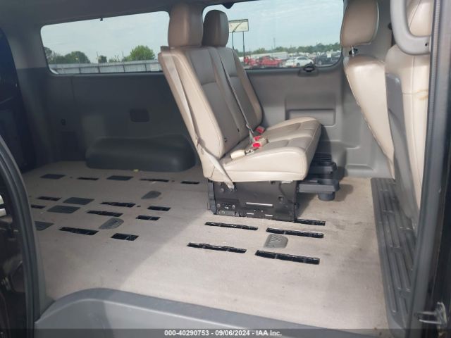 5BZAF0AA2HN852777 Nissan Nv Passenger Nv3500 Hd Sl V8