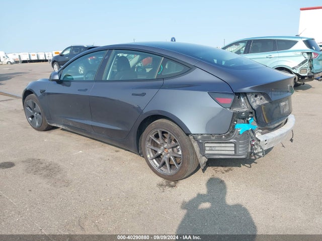 2022 TESLA MODEL 3 5YJ3E1EB5NF121033 Photo 2