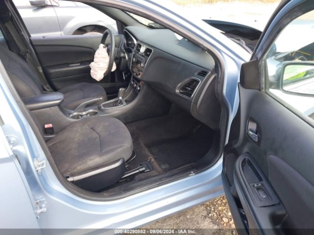 1C3CCBAB2EN211070 Chrysler 200 LX