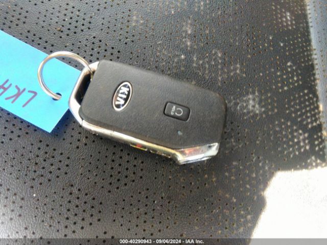 KNDERCAA2M7095873 KIA SELTOS EX