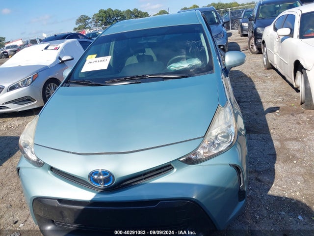 Toyota Prius V Two 2015 JTDZN3EU7FJ028323 Image 12
