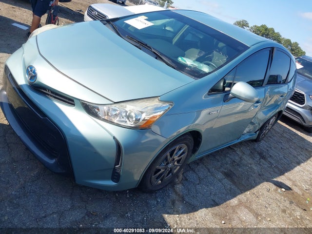 Toyota Prius V Two 2015 JTDZN3EU7FJ028323 Image 2