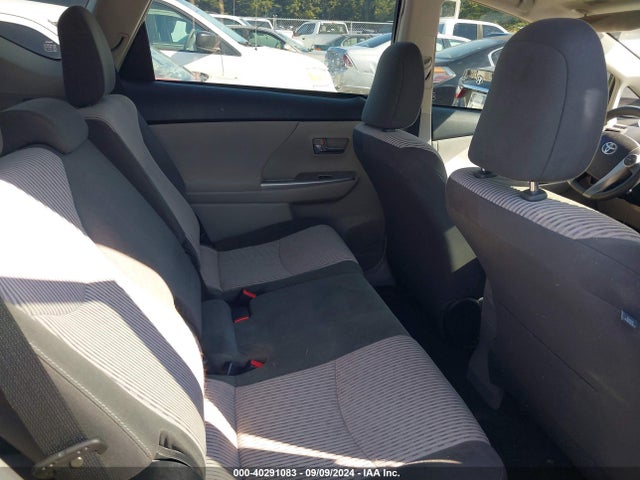 Toyota Prius V Two 2015 JTDZN3EU7FJ028323 Image 8