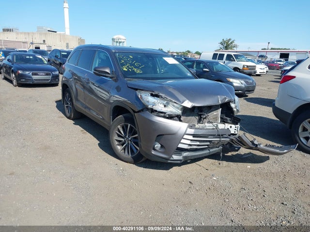 Toyota Highlander Xle 2019 5TDJZRFH7KS586742 Image 1