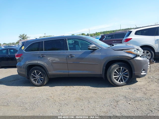 Toyota Highlander Xle 2019 5TDJZRFH7KS586742 Image 13