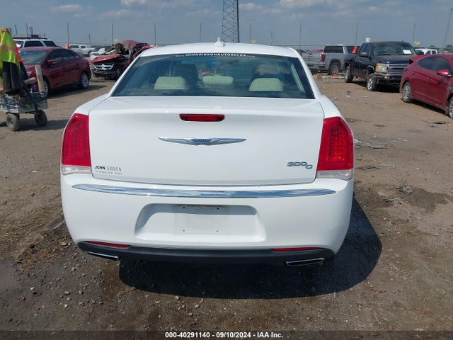 Chrysler 300C 2017 2C3CCAEG8HH564247 Image 16
