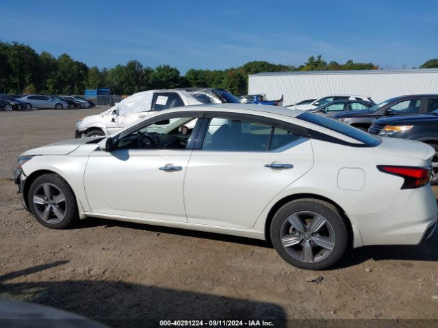 1N4BL4DW2KC130276 Nissan Altima 2.5 Sv