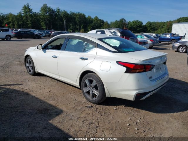 1N4BL4DW2KC130276 Nissan Altima 2.5 Sv
