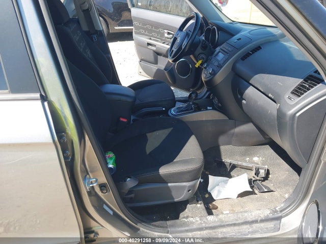 40291258 :رقم المزاد ، KNDJT2A68D7544155 vin ، 2013 Kia Soul + مزاد بيع