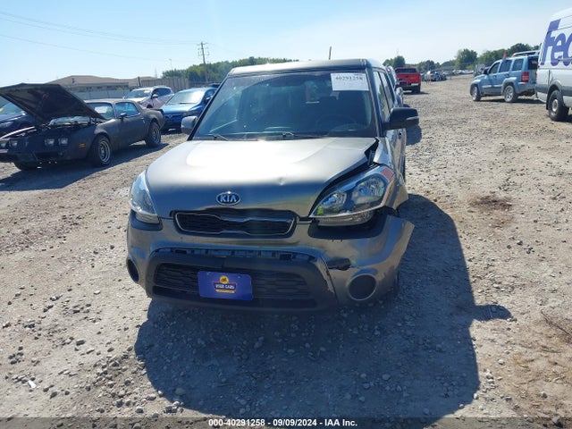 40291258 :رقم المزاد ، KNDJT2A68D7544155 vin ، 2013 Kia Soul + مزاد بيع