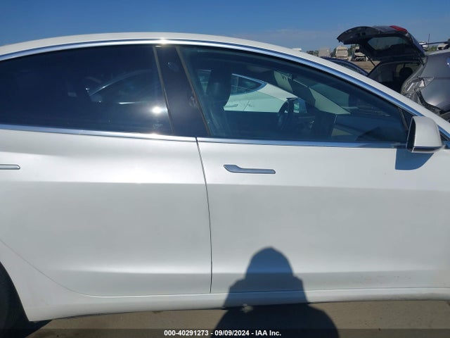 Tesla Model 3 Long Range/mid Range 2018 5YJ3E1EA6JF164684 Image 13