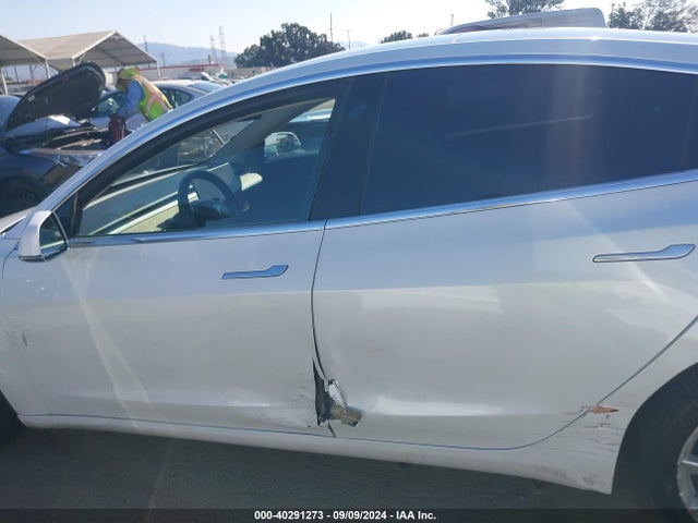 Tesla Model 3 Long Range/mid Range 2018 5YJ3E1EA6JF164684 Image 14