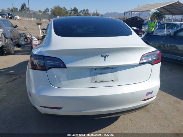 Tesla Model 3 Long Range/mid Range 2018 5YJ3E1EA6JF164684 Image 16