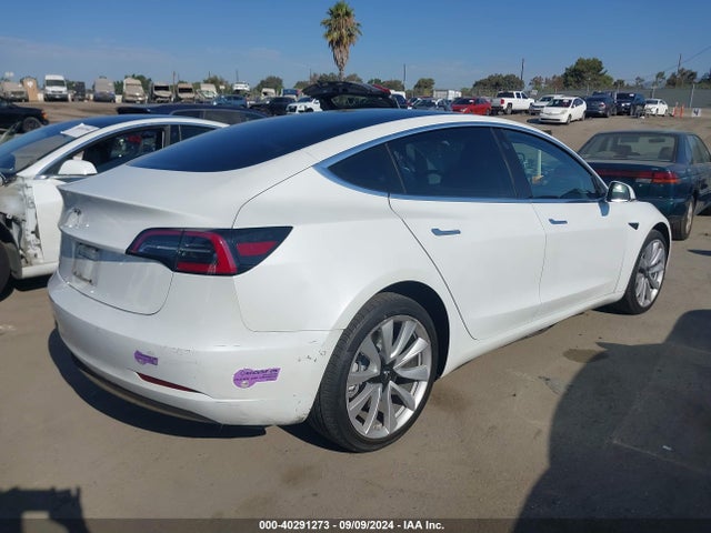 2018 TESLA MODEL 3 5YJ3E1EA6JF164684 Photo 3