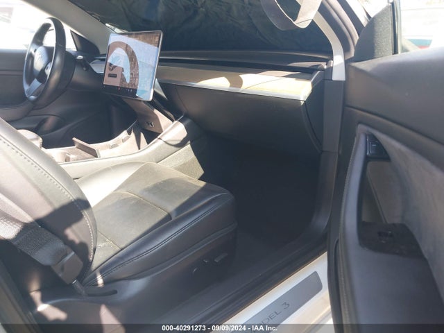 2018 TESLA MODEL 3 5YJ3E1EA6JF164684 Photo 4