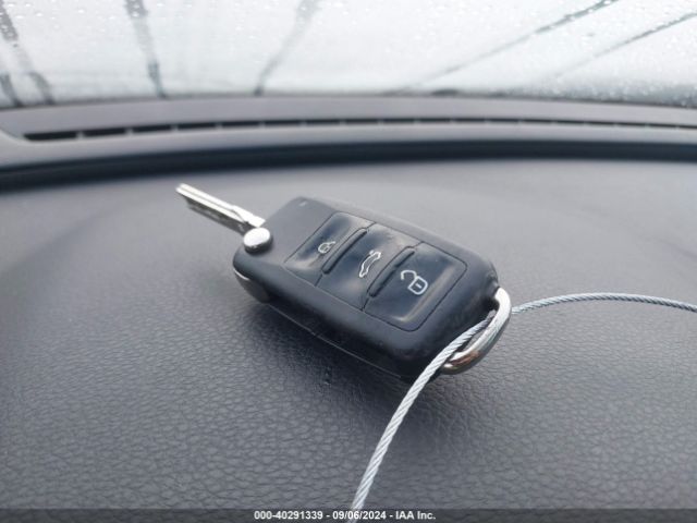 1VWDT7A36HC053240 Volkswagen Passat 1.8t R-line