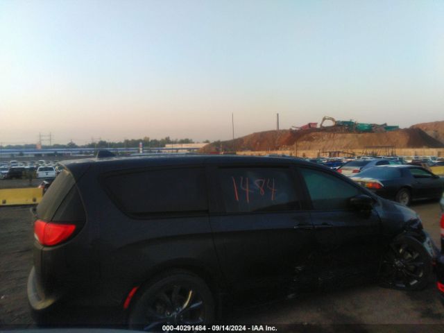2C4RC1FGXLR111092 Chrysler Pacifica Touring
