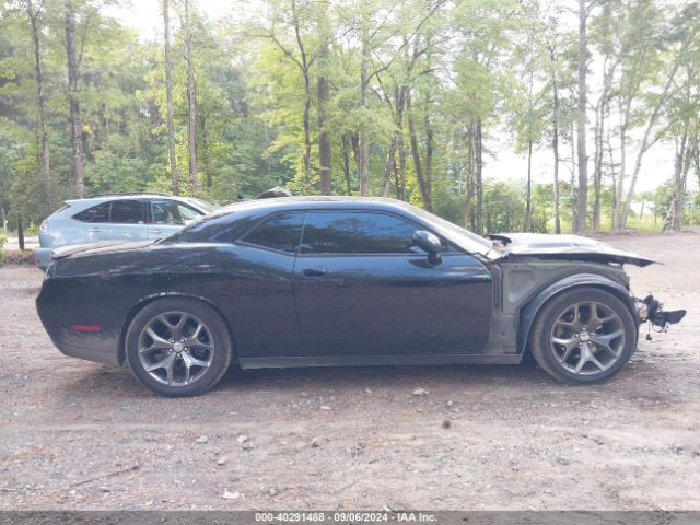 2C3CDZAT6FH758979 Dodge Challenger R/t