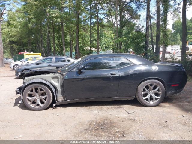 2C3CDZAT6FH758979 Dodge Challenger R/t