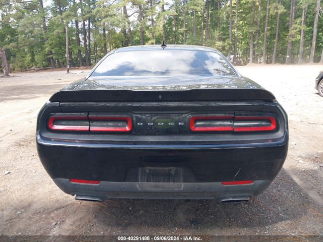 2C3CDZAT6FH758979 Dodge Challenger R/t