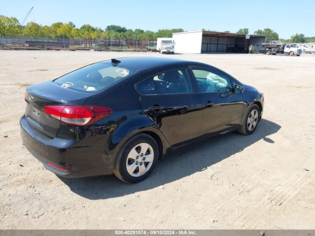 3KPFK4A79HE018121 KIA FORTE LX