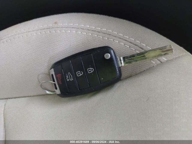 KNAGM4A71F5559510 KIA Optima Lx