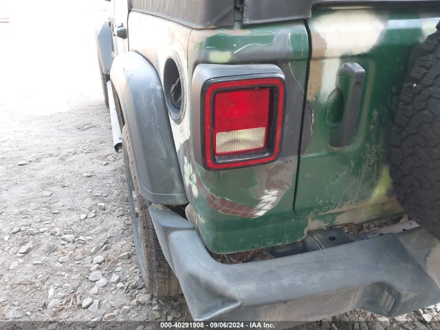 1C4HJXDGXKW661874 Jeep Wrangler Unlimited Sport S 4x4