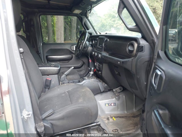 1C4HJXDGXKW661874 Jeep Wrangler Unlimited Sport S 4x4