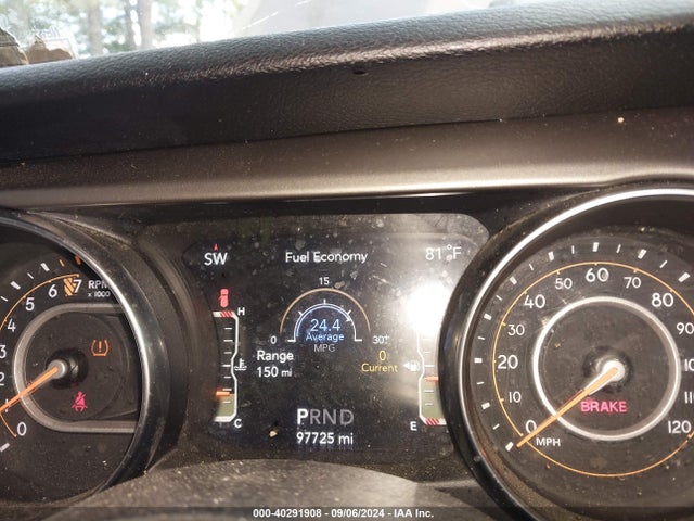 1C4HJXDGXKW661874 Jeep Wrangler Unlimited Sport S 4x4