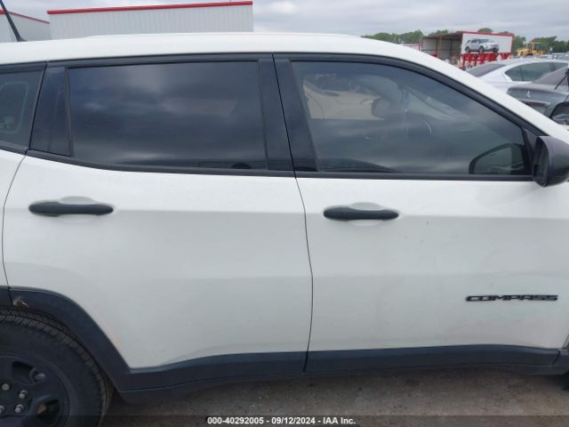 3C4NJCAB7JT318819 Jeep Compass Sport Fwd