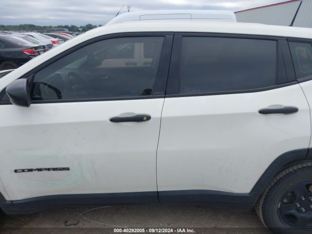 3C4NJCAB7JT318819 Jeep Compass Sport Fwd