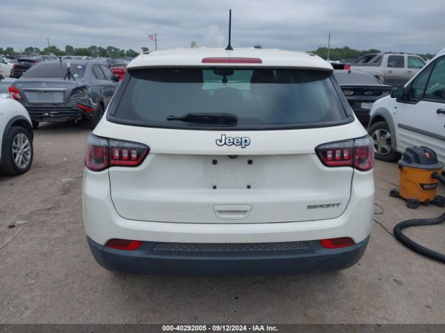 3C4NJCAB7JT318819 Jeep Compass Sport Fwd