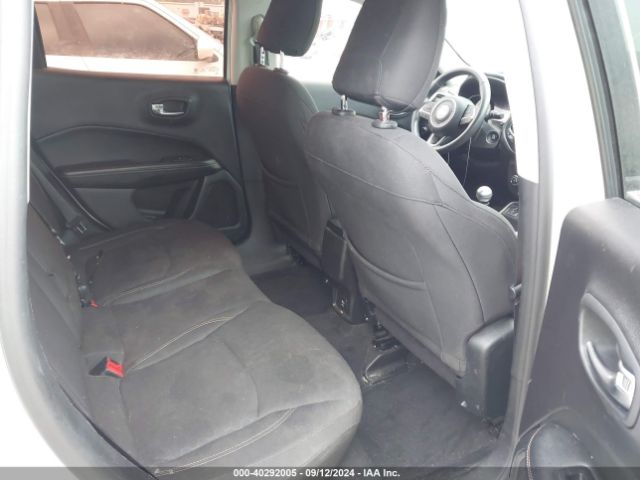 3C4NJCAB7JT318819 Jeep Compass Sport Fwd