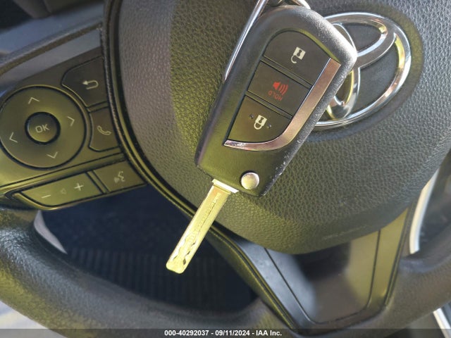 Toyota RAV4 LE 2019 2T3F1RFV1KC056303 Image 11