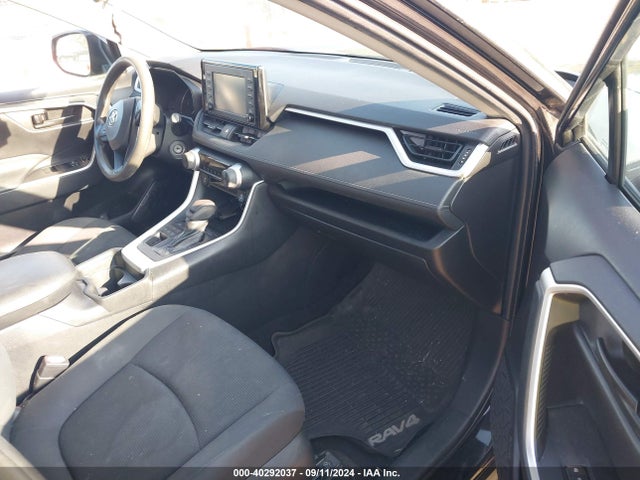 Toyota RAV4 LE 2019 2T3F1RFV1KC056303 Image 5