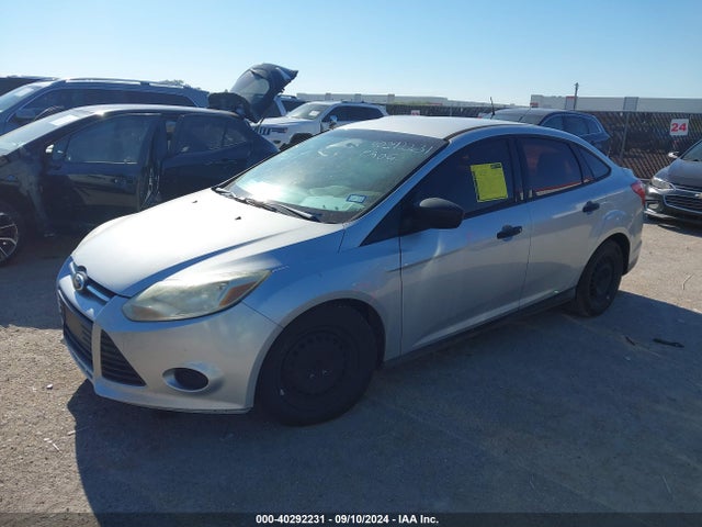 Ford FOCUS S 2014 1FADP3E26EL109017 Image 2