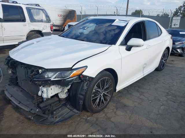 Toyota CAMRY SE 2018 4T1B11HK0JU650485 Image 2