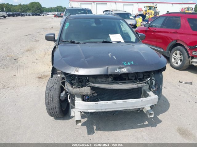 3C4NJCBB6JT469391 Jeep Compass Latitude Fwd