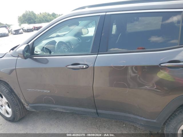 3C4NJCBB6JT469391 Jeep Compass Latitude Fwd
