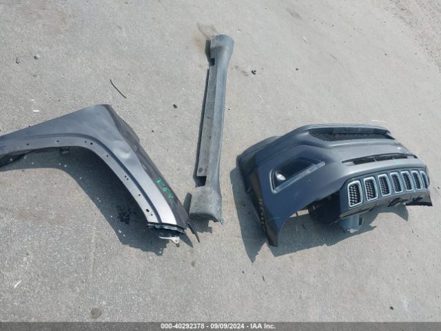 3C4NJCBB6JT469391 Jeep Compass Latitude Fwd