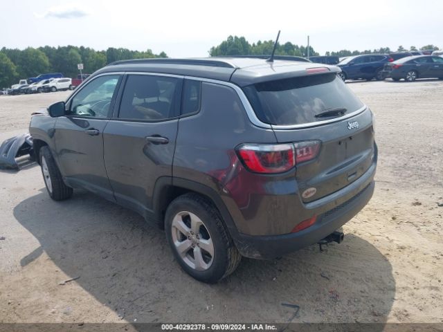 3C4NJCBB6JT469391 Jeep Compass Latitude Fwd