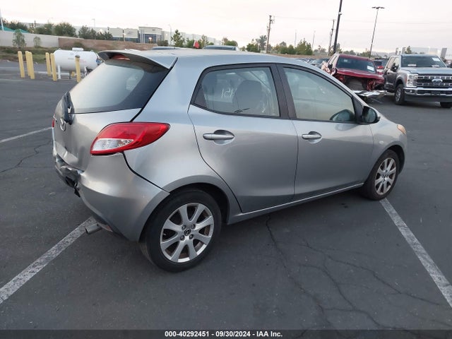 Mazda Mazda2 Touring 2014 JM1DE1LYXE0176071 Image 4
